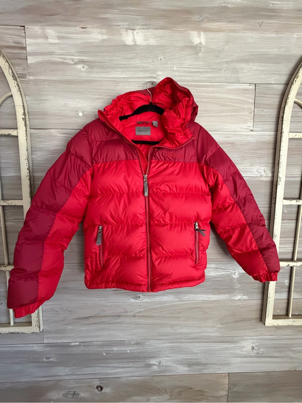 Marmot 700 fill Down Red Hooded Kids Puffer Jacket large
